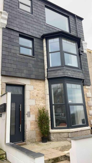 Hyper-central Newquay, Sleeps 3